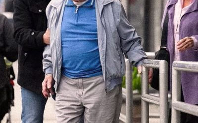 À 98 ans, il est toujours en pleine forme 😍 : l’anniversaire discret d’une légende du cinéma au talent inoubliable 🥹👏 Savez-vous de qui il s’agit ? La réponse se trouve dans le premier commentaire. ⬇️⬇️⬇️