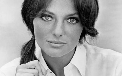 Le magazine Time l'a désignée comme la plus belle femme ayant jamais figuré à l'écran, et je suis entièrement d'accord… À 81 ans, elle reste active et plus belle que jamais — découvrez son histoire et d'autres photos d'elle dans le premier commentaire : 👇 Commentaires