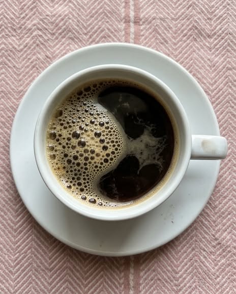 Des médecins révèlent que boire du café tous les matins provoque… Voir plus