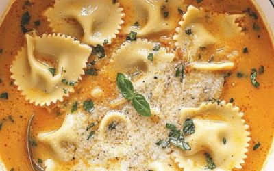 Une délicieuse soupe de raviolis qui réchauffe le cœur en 30 minutes