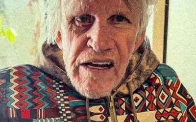Cet homme était un acteur célèbre dans les années 80, adoré par des millions de fans ! 🤯👨‍🎤 Cependant, suite à un grave accident de voiture, il a dû faire face à de nombreux défis. Son apparence a considérablement changé en raison des interventions de chirurgie esthétique qu’il a subies. 👴🤷‍♂️ Qui est-ce ? ➡️ Son nom et ses photos se trouvent dans les commentaires ci-dessous. ⬇️⬇️⬇Cet homme était un acteur célèbre dans les années 80, adoré par des millions de fans ! 🤯👨‍🎤 Cependant, suite à un grave accident de voiture, il a dû faire face à de nombreux défis. Son apparence a considérablement changé en raison des interventions de chirurgie esthétique qu’il a subies. 👴🤷‍♂️ Qui est-ce ? ➡️ Son nom et ses photos se trouvent dans les commentaires ci-dessous. ⬇️⬇️⬇