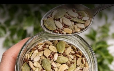 poudre maison pour booster le collagène, à base de graines et de fruits secs....